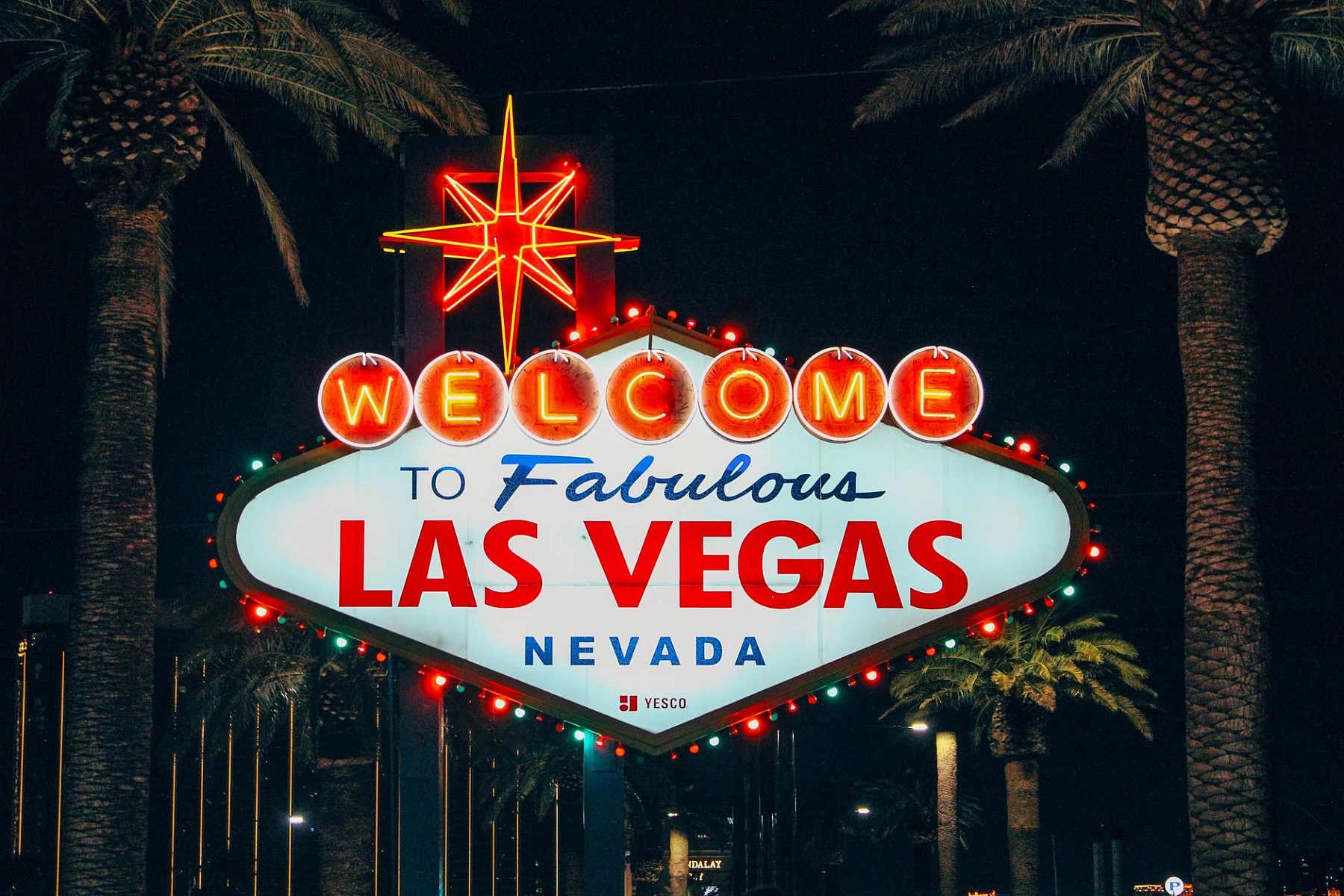 Neon, so weit das Auge reicht, das ist Las Vegas bei Nacht.