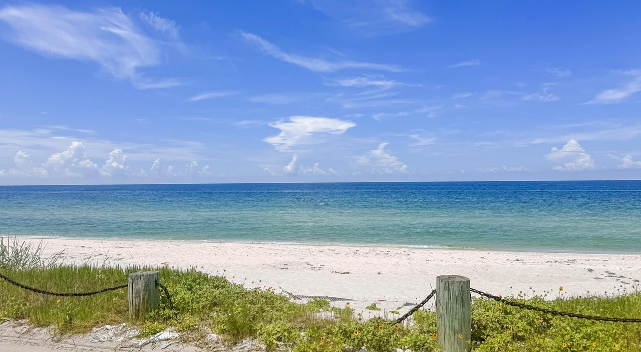 Der weiße Quarzsand von Siesta Key bei Sarasota.